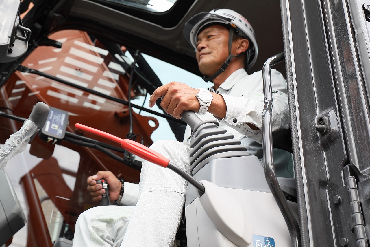東進株式会社